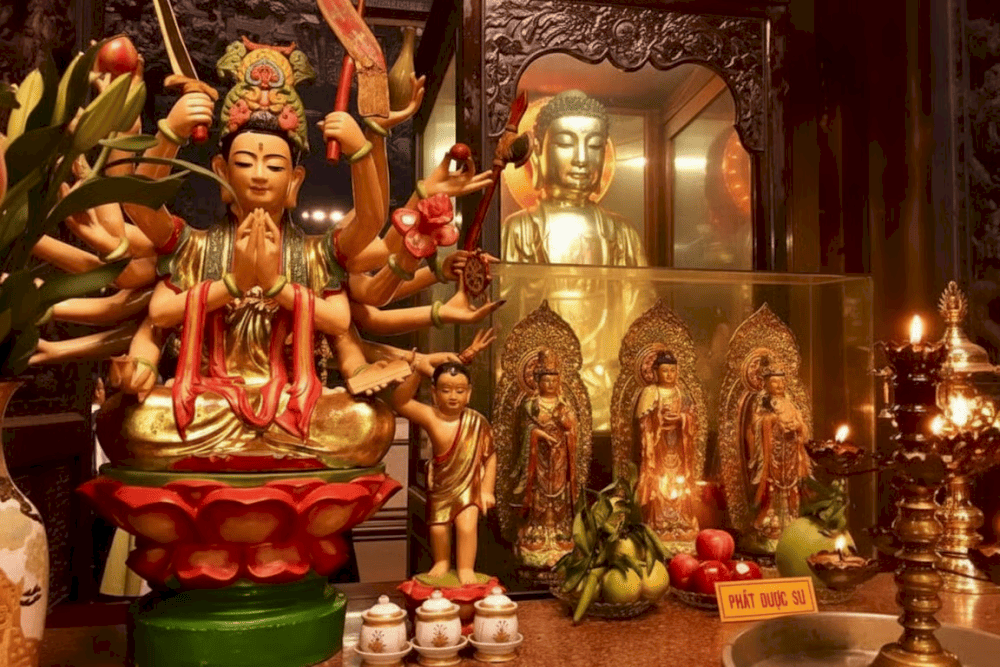 The Hall of Hell Guardians (Phu Ong Ho), also known as Dien Diem Vuong, is a striking section of the Jade Emperor Pagoda